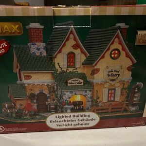 Lemax Stella Creek Winery Lighted Building - Green, Red, Cream